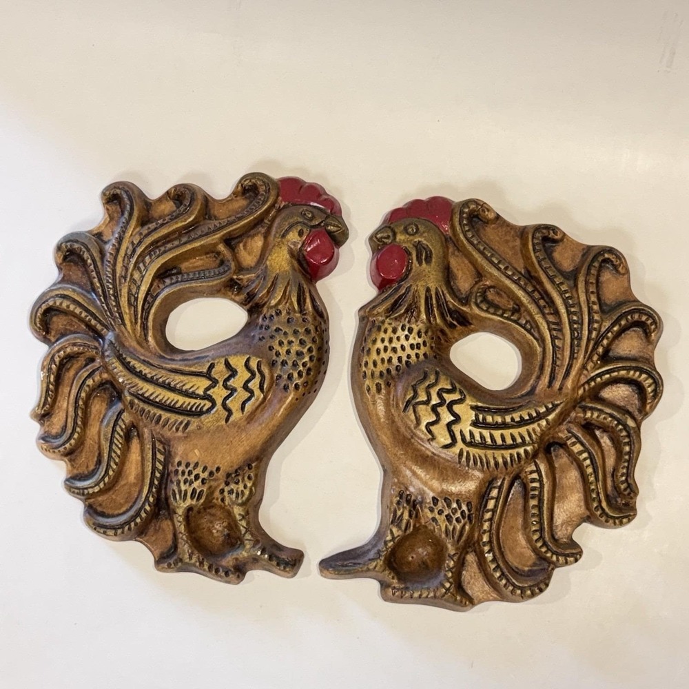 Vintage 50s Chalkware Pair Rooster Plaques Hanging Wall Decor Farmhouse Rustic